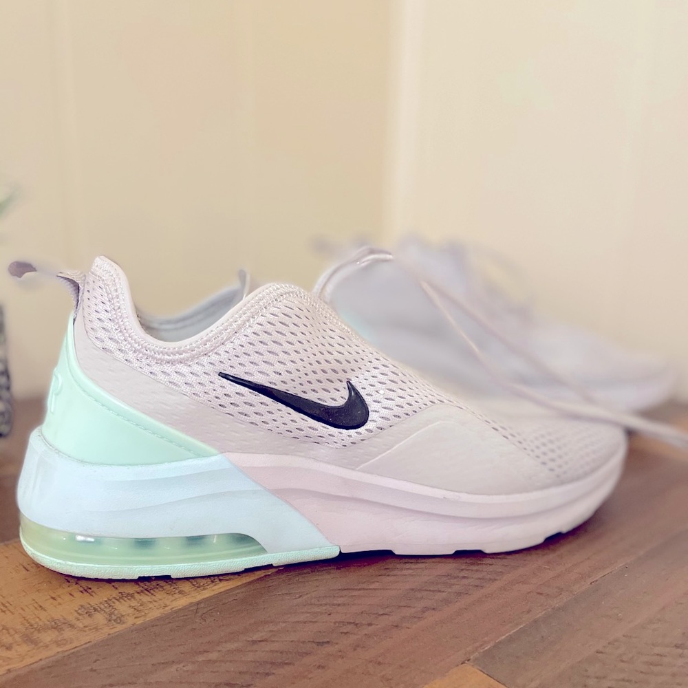 Nike Air Max Motion 2